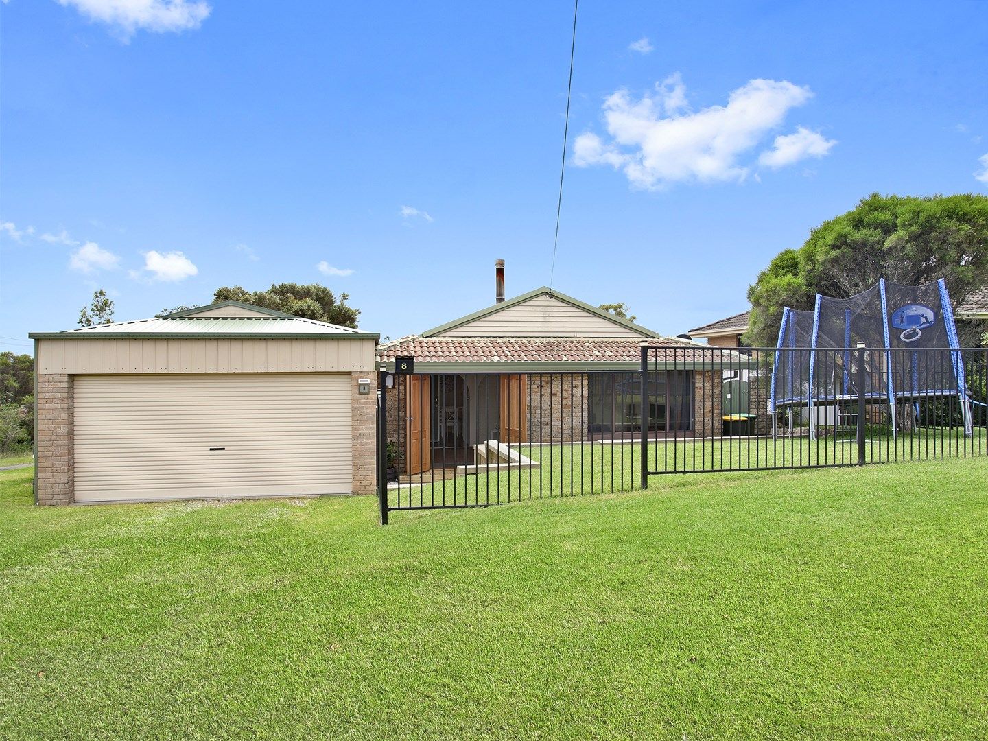 8 Tabratong Road, Helensburgh NSW 2508, Image 0