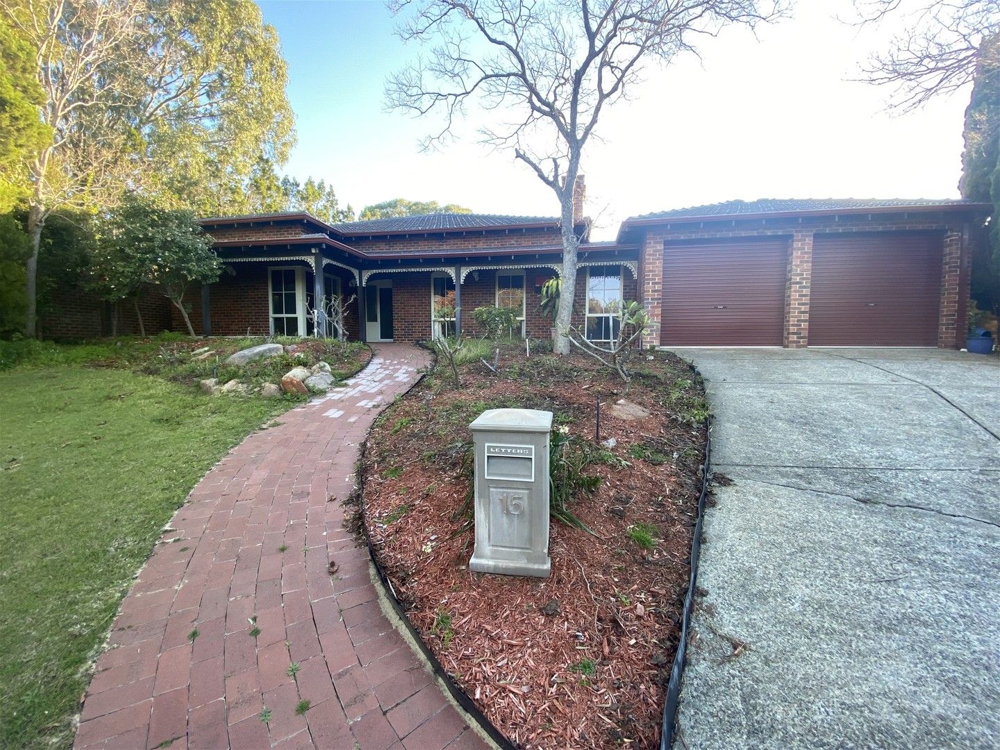 5 bedrooms House in 15 Topaz Place CARINE WA, 6020