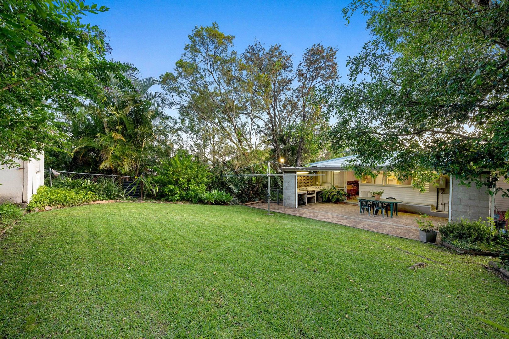 4 bedrooms House in 24 Bringelly Street ARANA HILLS QLD, 4054