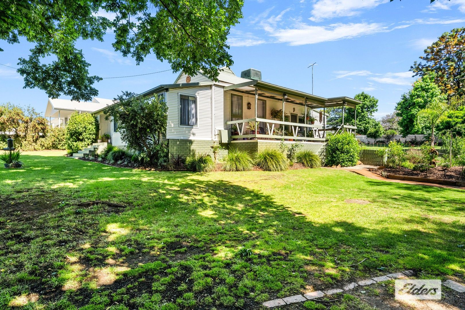 2 Clarke Street West, Howlong NSW 2643, Image 1