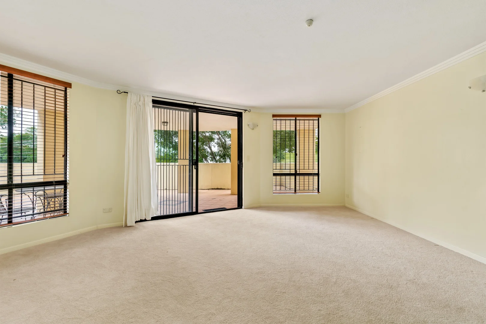 Additional image 3 of 2/121 Sir Fred Schonell Drive, St Lucia QLD 4067