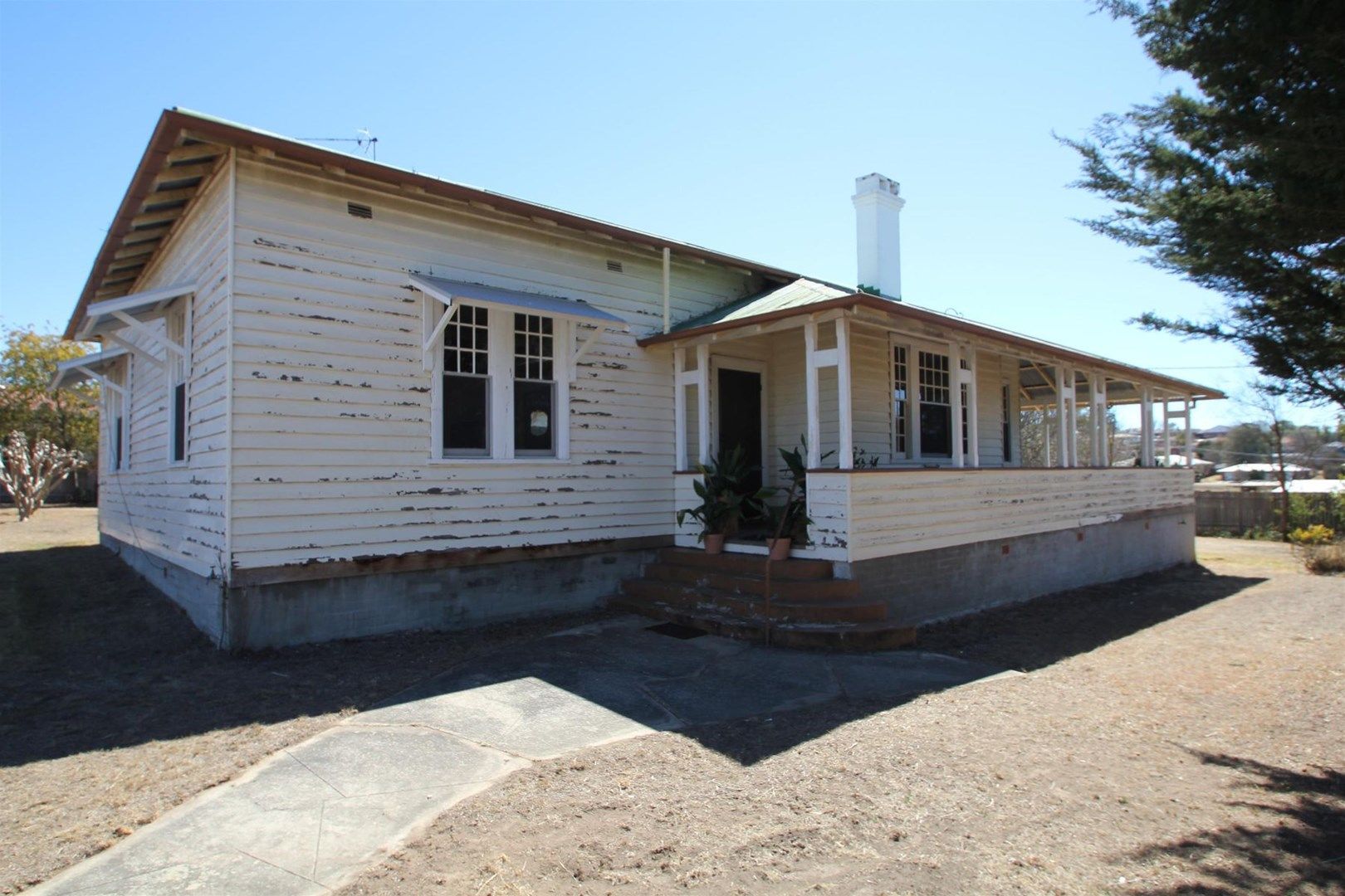 68 Molesworth Street, Tenterfield NSW 2372, Image 0