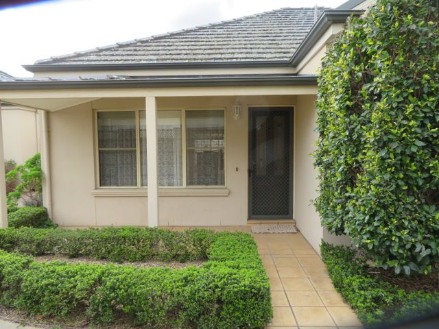 3 bedrooms Townhouse in 2/83 Hare Street ECHUCA VIC, 3564