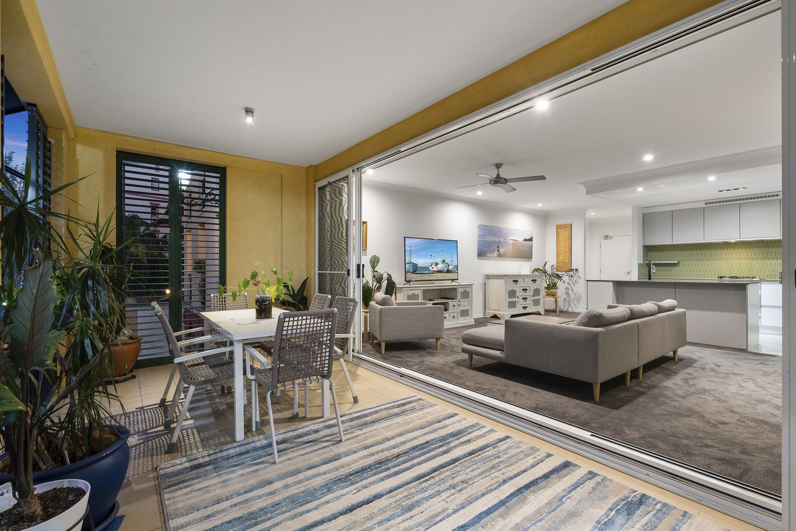 9/3030 The Boulevard, Carrara QLD 4211, Image 2