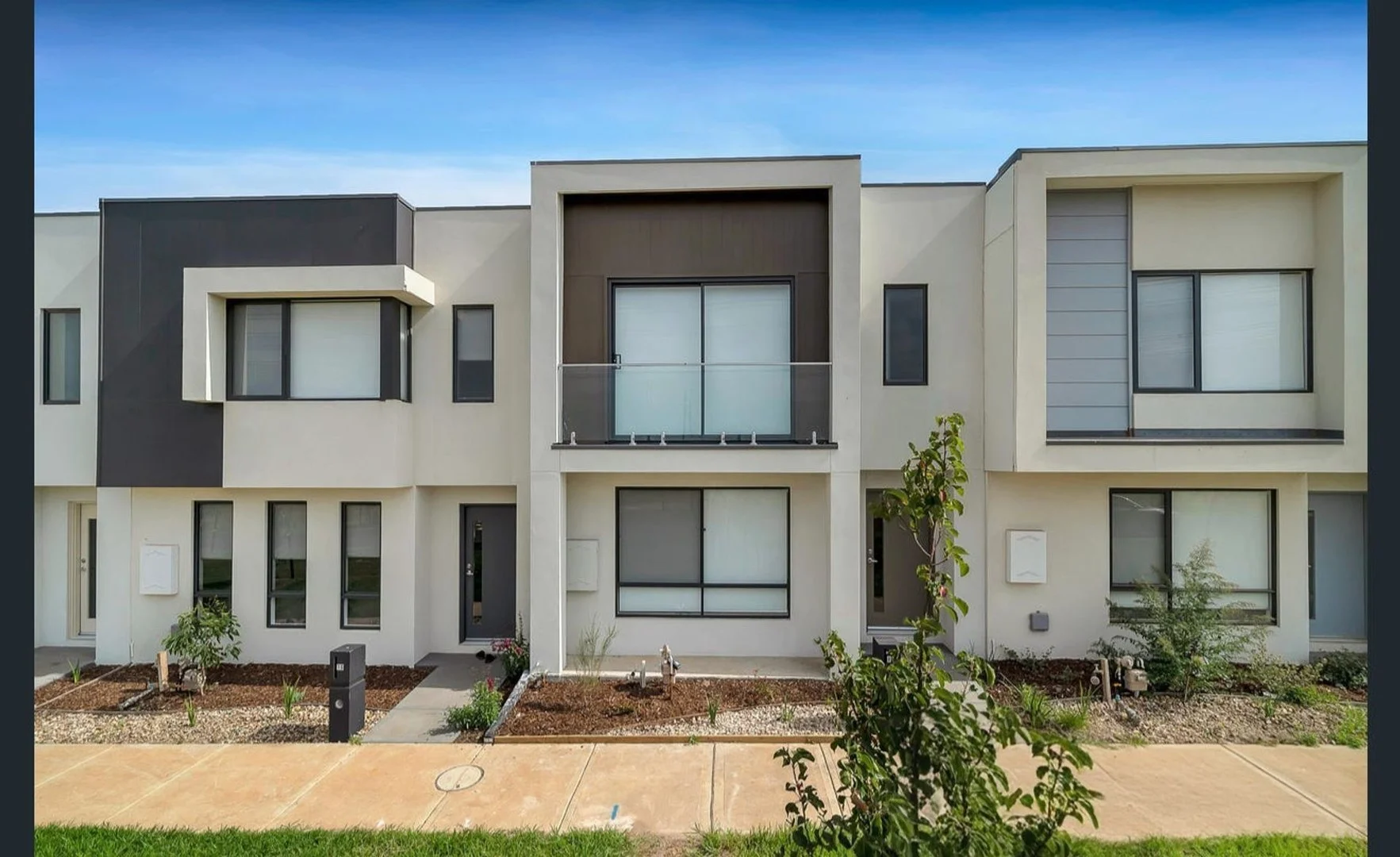 8 Jarli Walk, Deanside VIC 3336