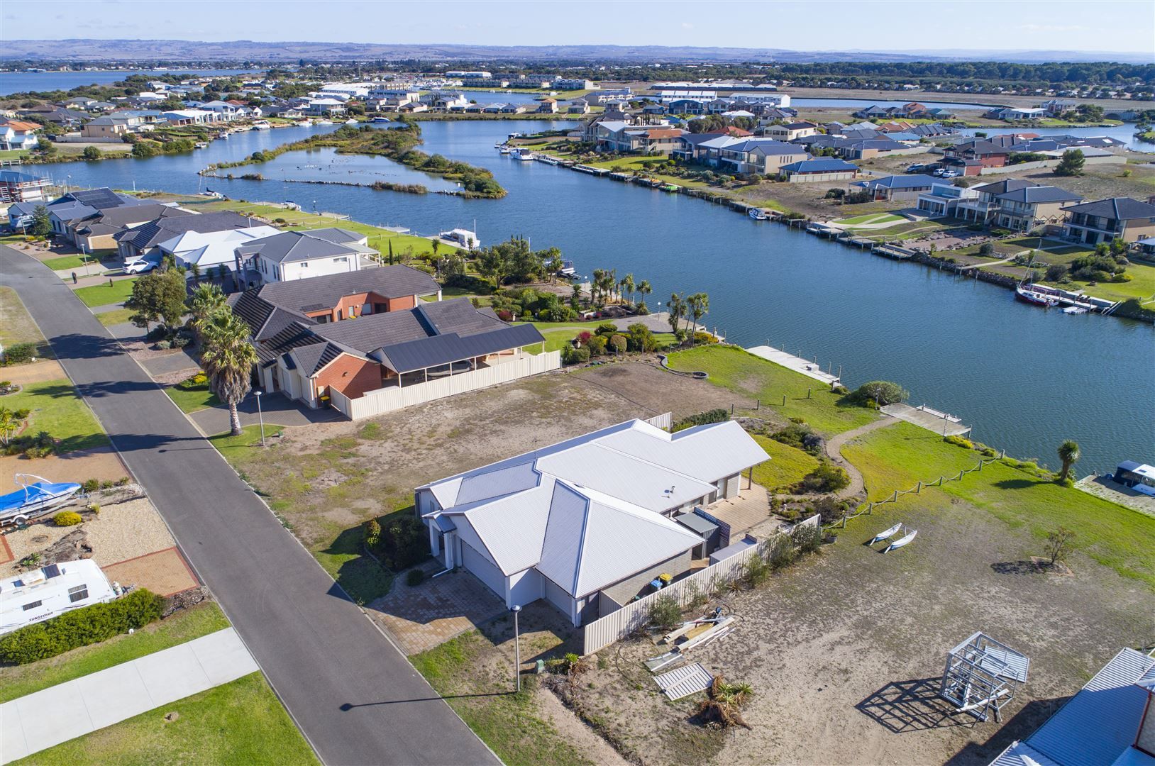 38 Prince Alfred Parade, Hindmarsh Island SA 5214, Image 2