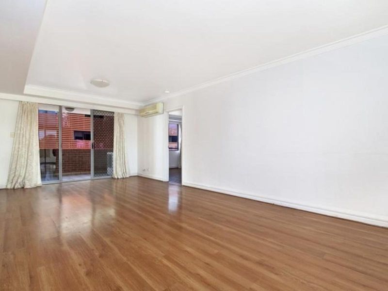 2 bedrooms Apartment / Unit / Flat in 502/33 Cowper Street PARRAMATTA NSW, 2150