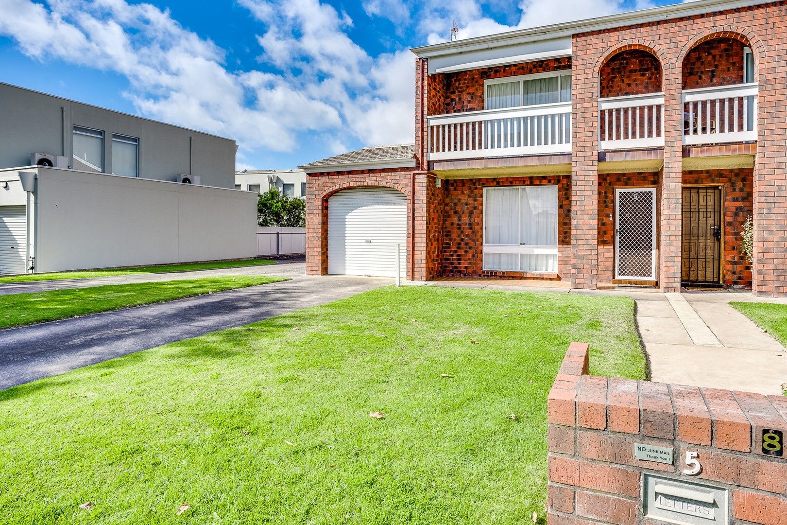 5/8 Newland Street, Victor Harbor SA 5211, Image 0