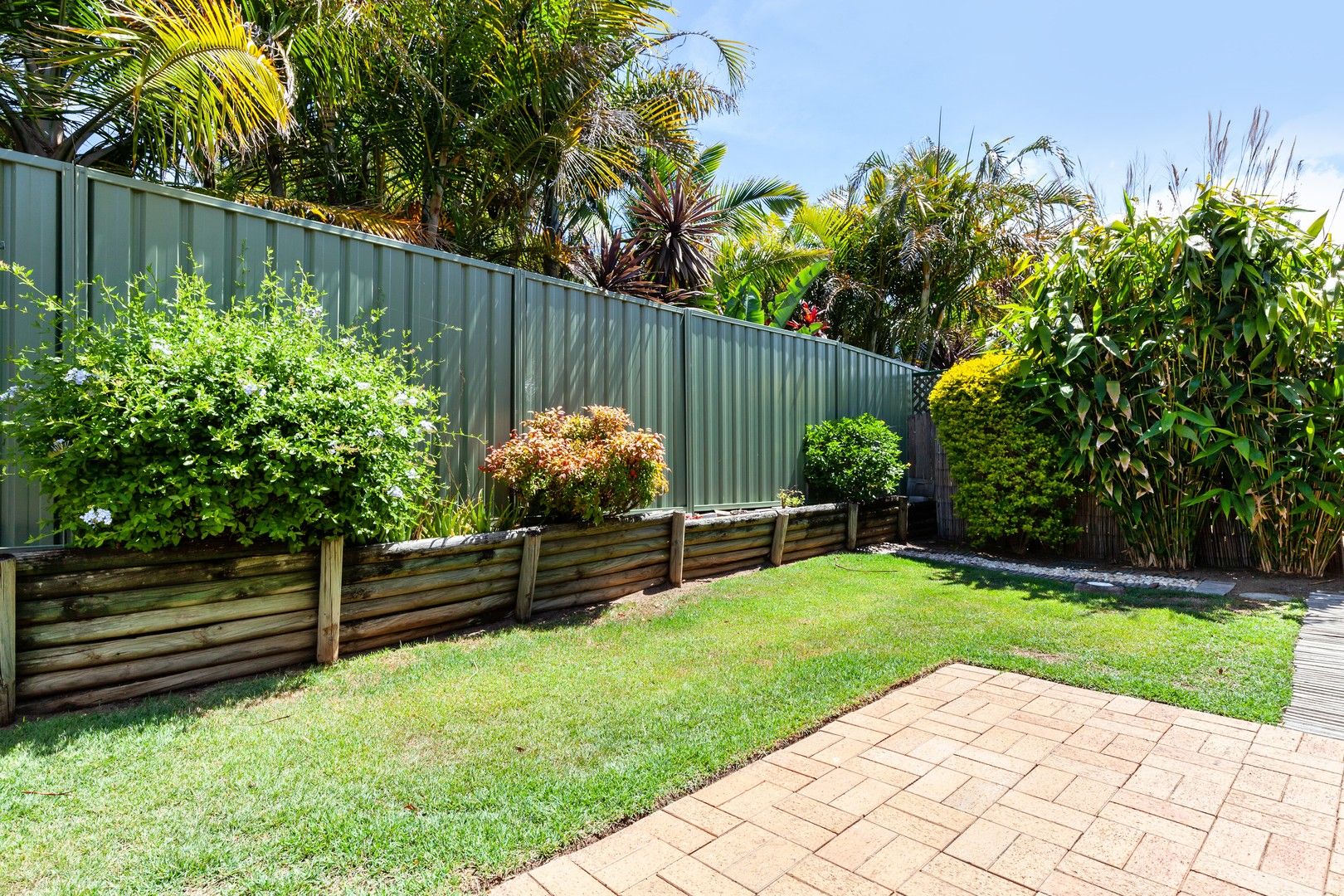 3 bedrooms Villa in 58 Tasman Court CAVES BEACH NSW, 2281