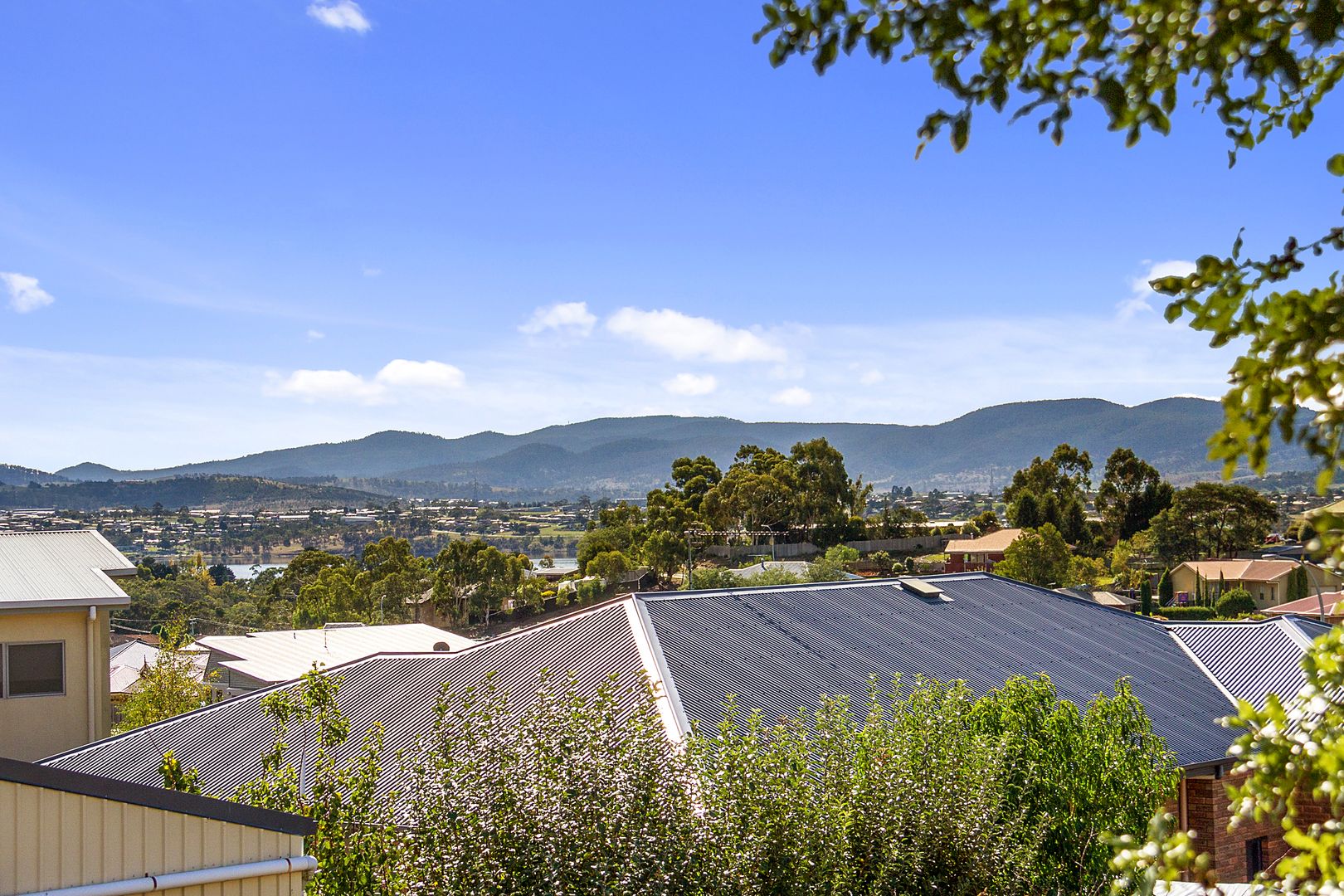 Unit 2/9 Govett Rise, Austins Ferry TAS 7011, Image 2