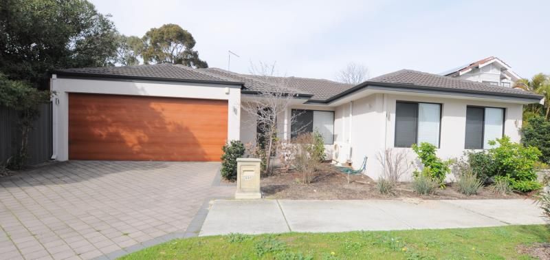 3 bedrooms House in Waterloo Street JOONDANNA WA, 6060