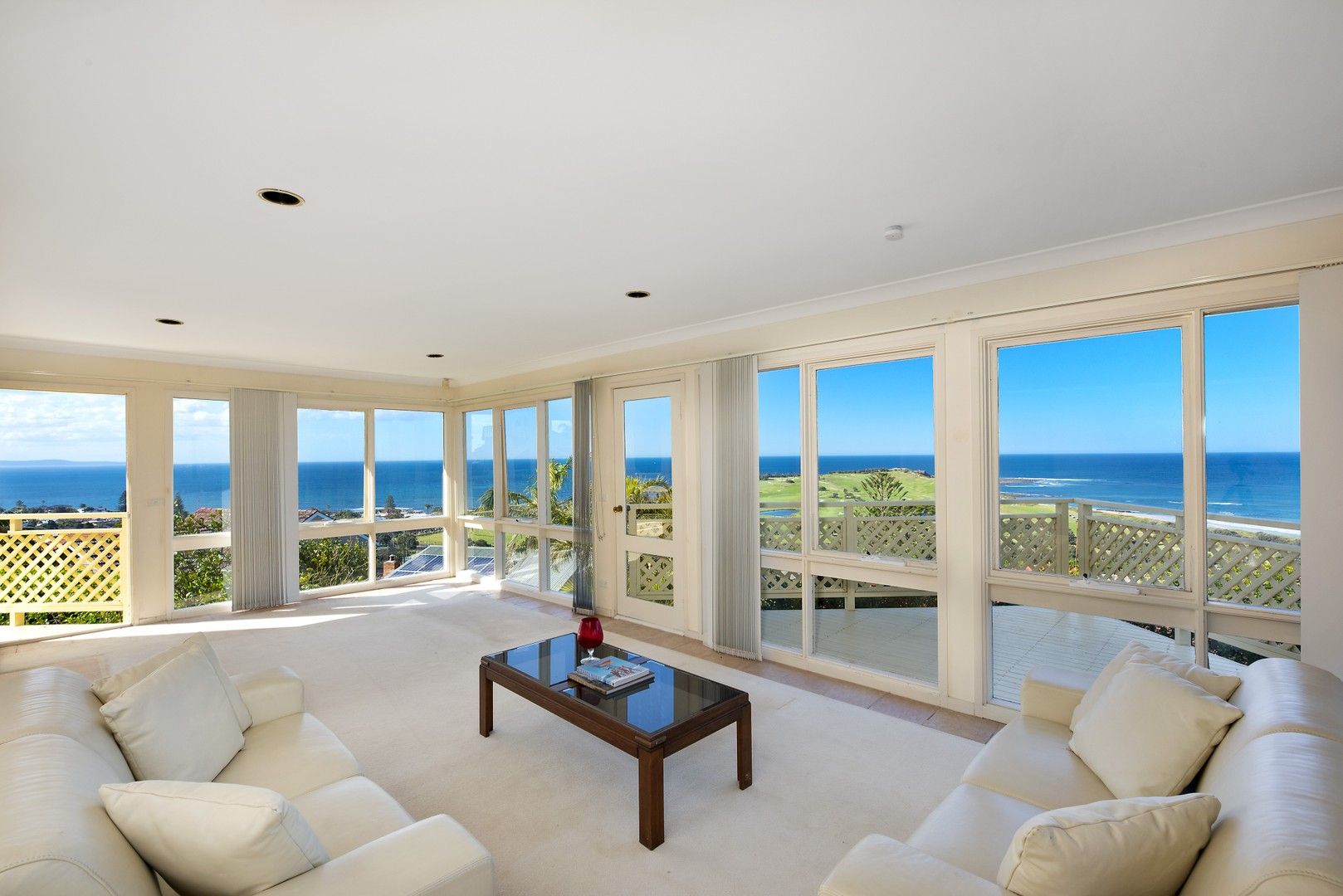 5 bedrooms House in 2 Suffolk Avenue COLLAROY NSW, 2097