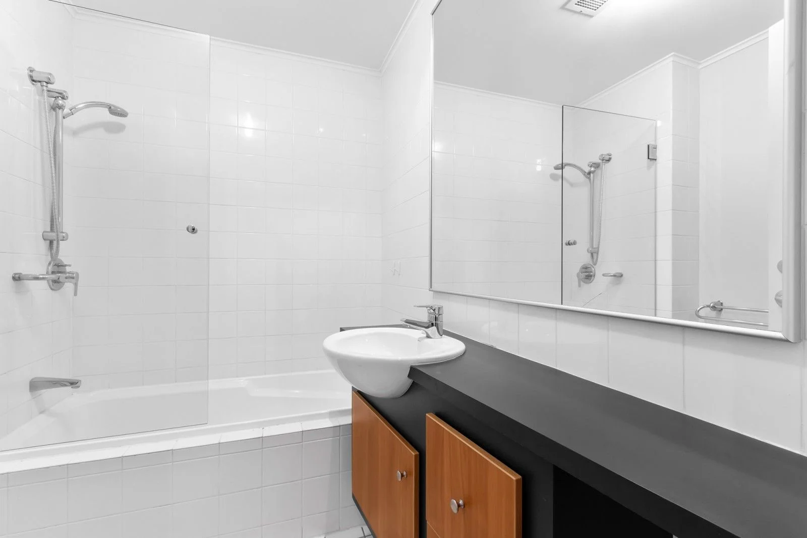 Additional image 5 of ID:21173942/63 Mark Street, New Farm QLD 4005