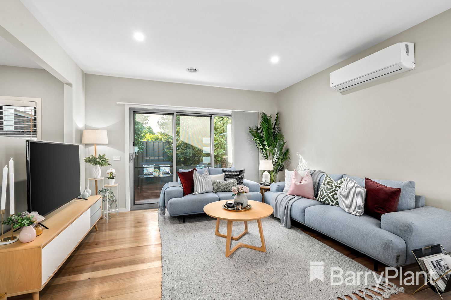 2/60 Cyclamen Avenue, Altona North VIC 3025, Image 1