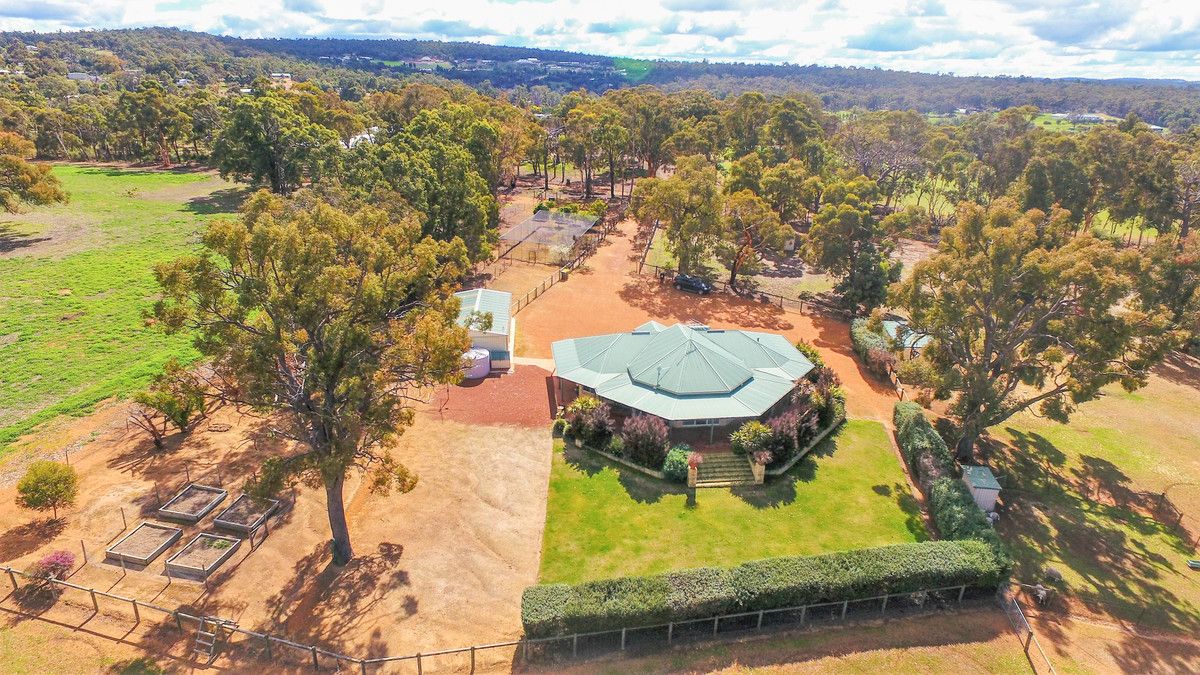 39 Valencia Lane, Bakers Hill WA 6562