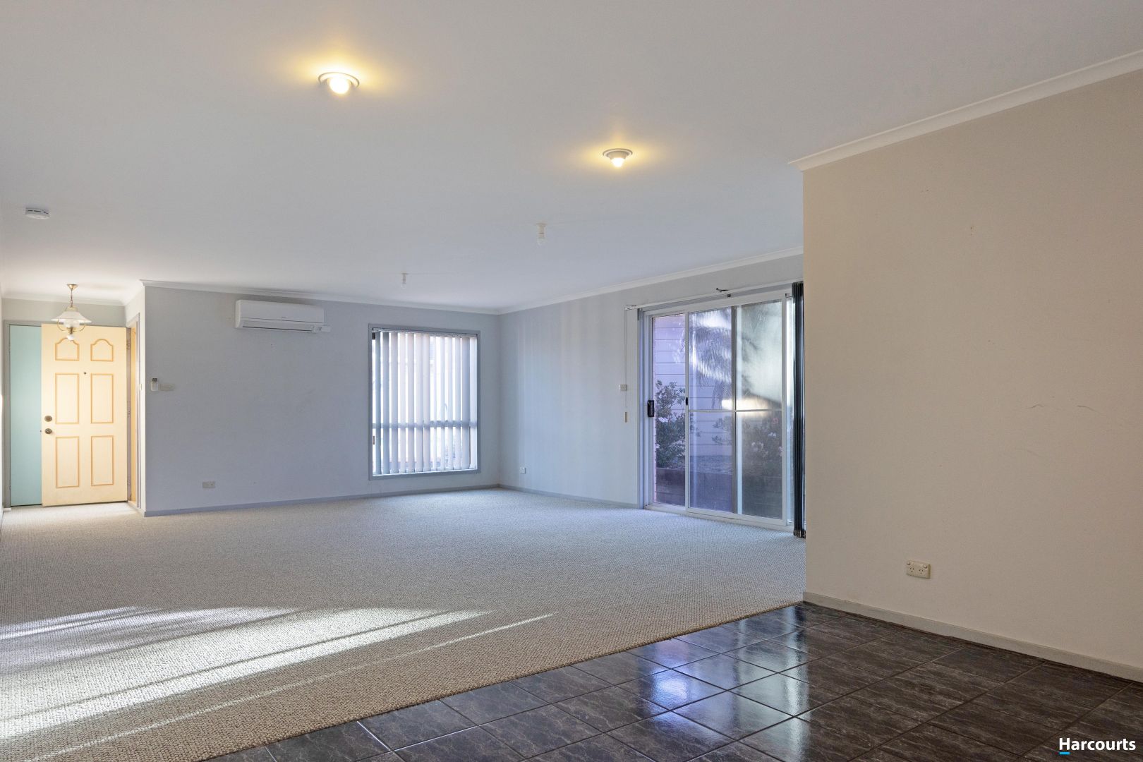 11 Japonica Close, Lake Haven NSW 2263, Image 2