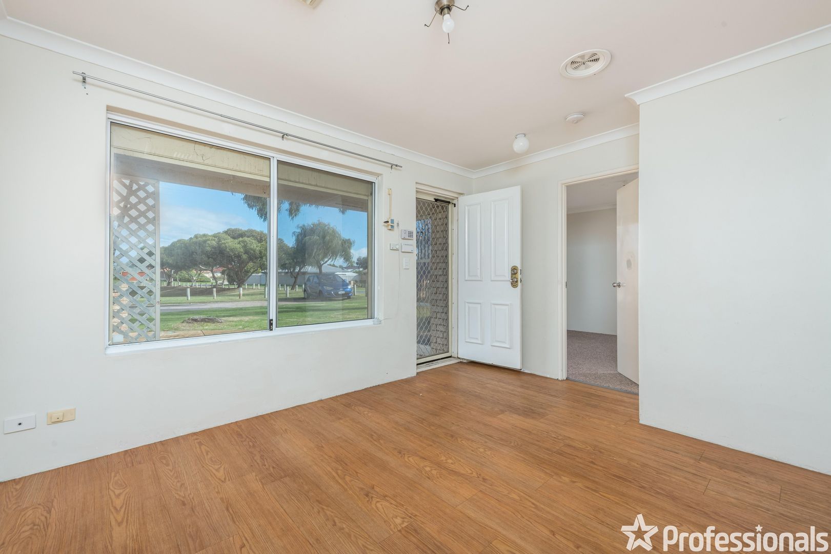 12 Jersey Way, Waikiki WA 6169, Image 2