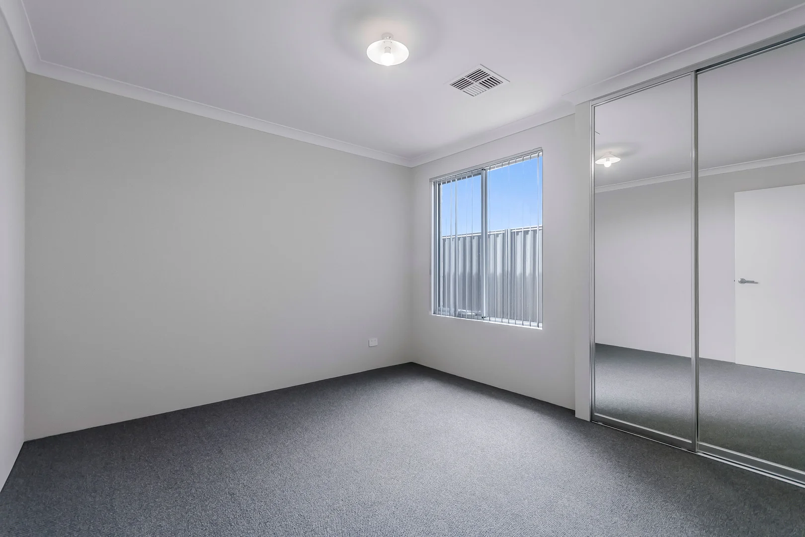 Additional image 7 of 404 Torwood Avenue, Treeby WA 6164