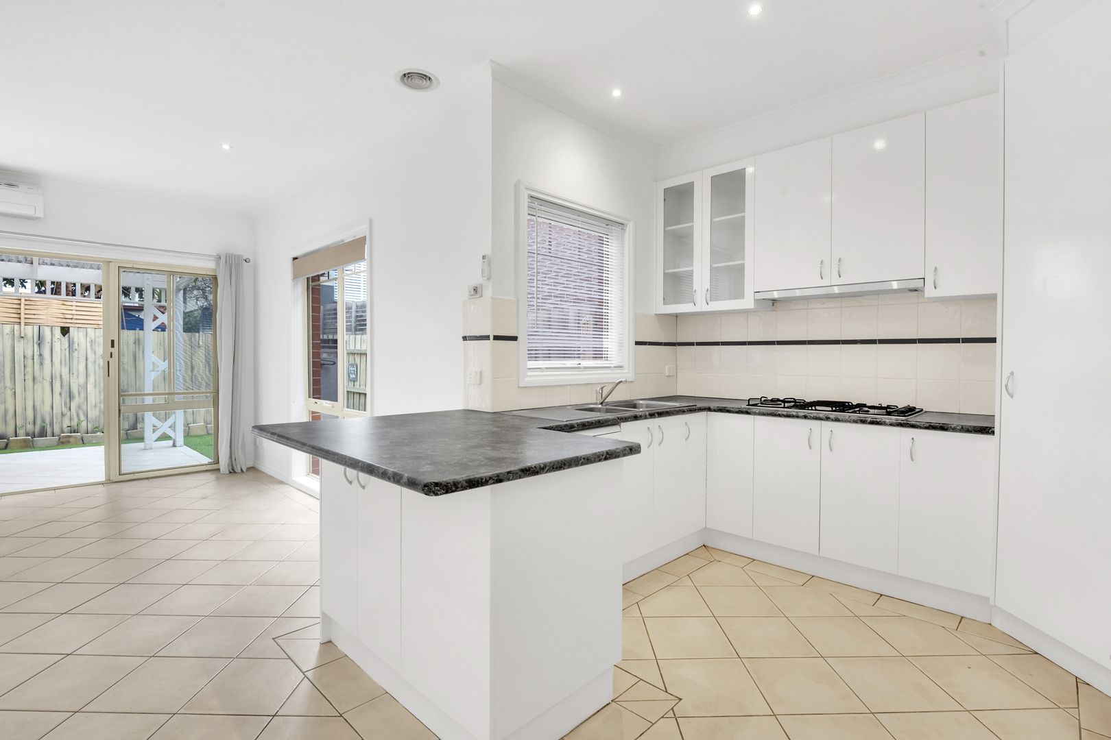 2/400 Clarke Street, Northcote VIC 3070, Image 1