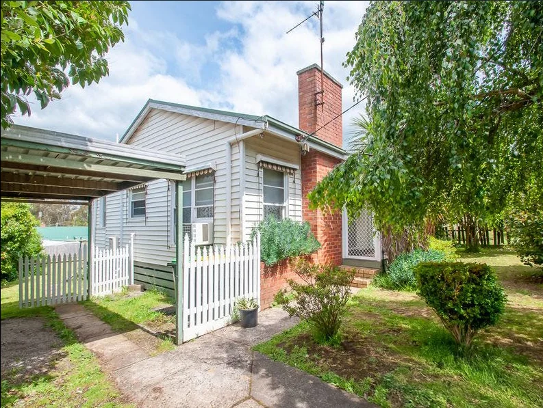 Primary image of 18 Centre Ave, Warragul VIC 3820