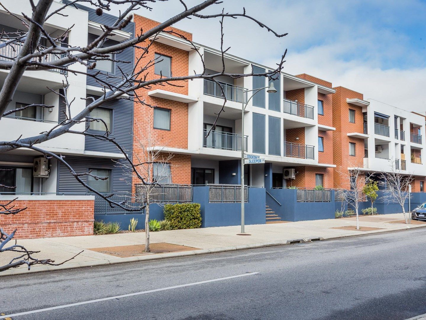 2 bedrooms Apartment / Unit / Flat in 13/2 Stockton Bend COCKBURN CENTRAL WA, 6164