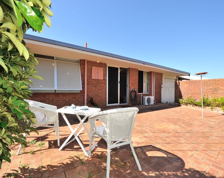 2/5 Louise St, Rockingham WA 6168, Image 0