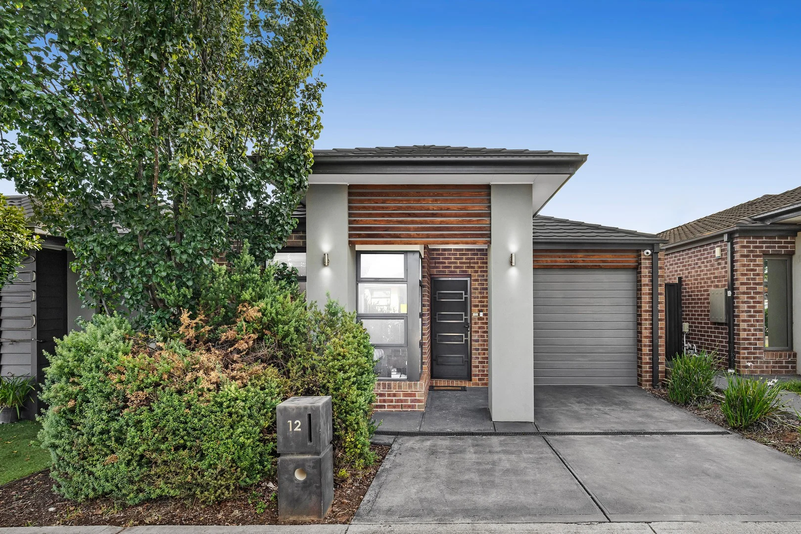 12 Forrester Grove, Fraser Rise VIC 3336