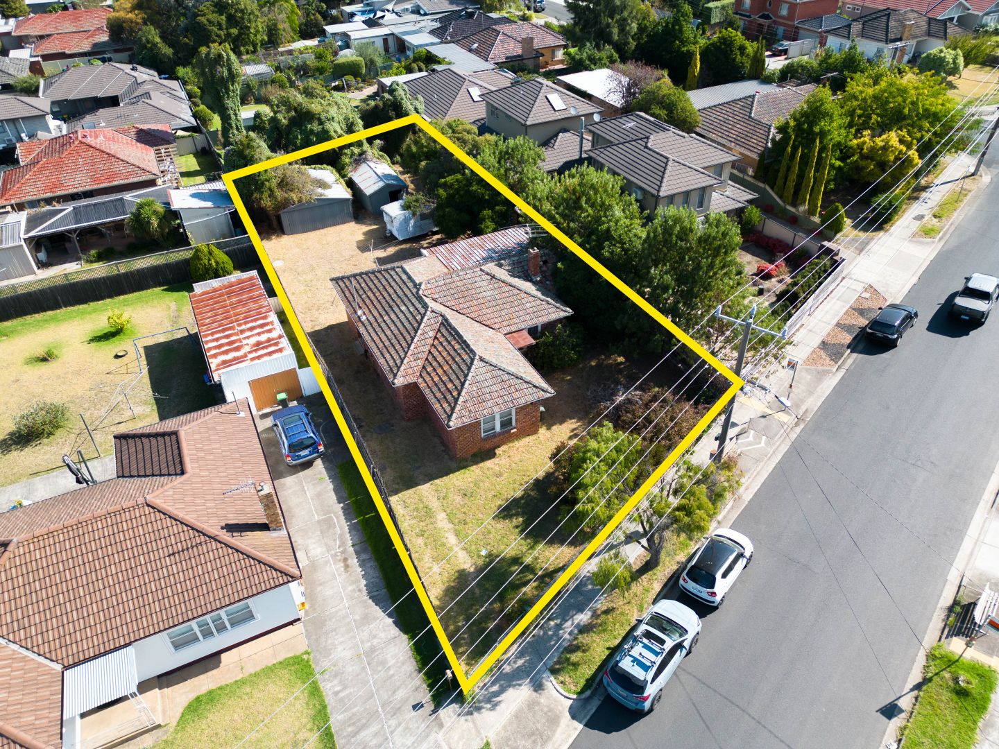 31 Winifred Street, Oak Park VIC 3046, Image 2