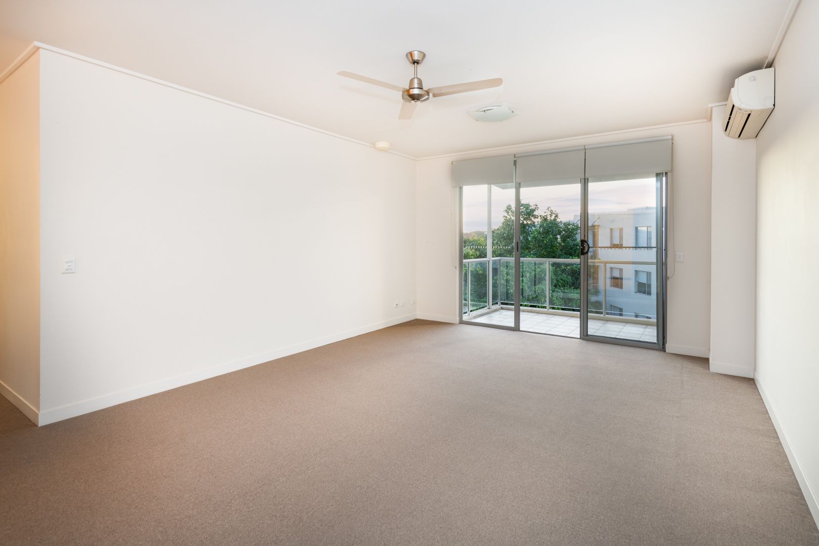 635/64 Sickle Avenue, Hope Island QLD 4212, Image 1