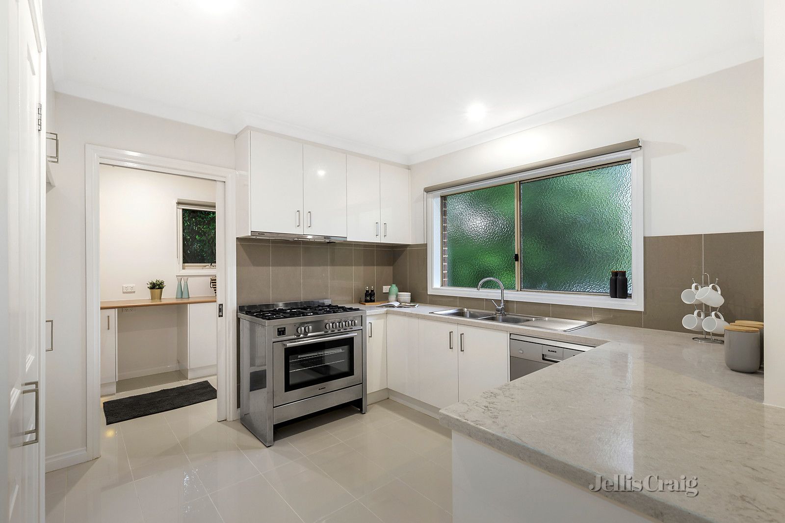 2/11 Reichelt Avenue, Montmorency VIC 3094, Image 1