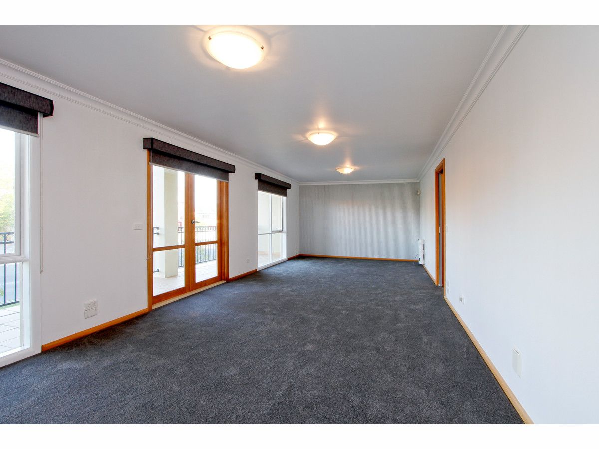 35 Desailly Street, Sale VIC 3850, Image 2