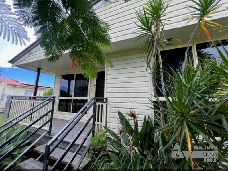 3 bedrooms House in 16 Long Street BLACKWATER QLD, 4717