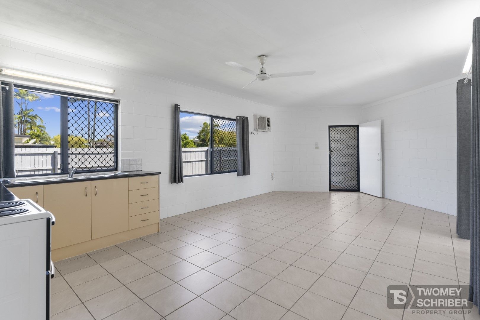 2/16 Herries Street, Earlville QLD 4870