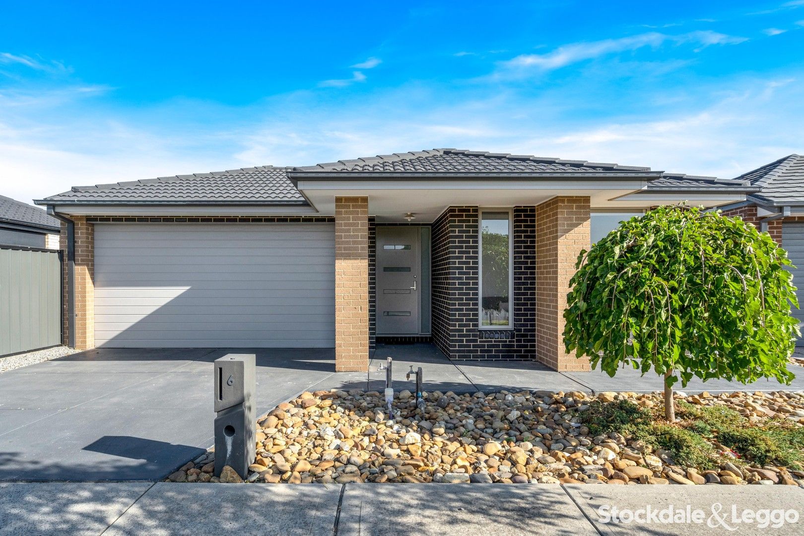 4 bedrooms House in 6 Coolamon Drive CRAIGIEBURN VIC, 3064