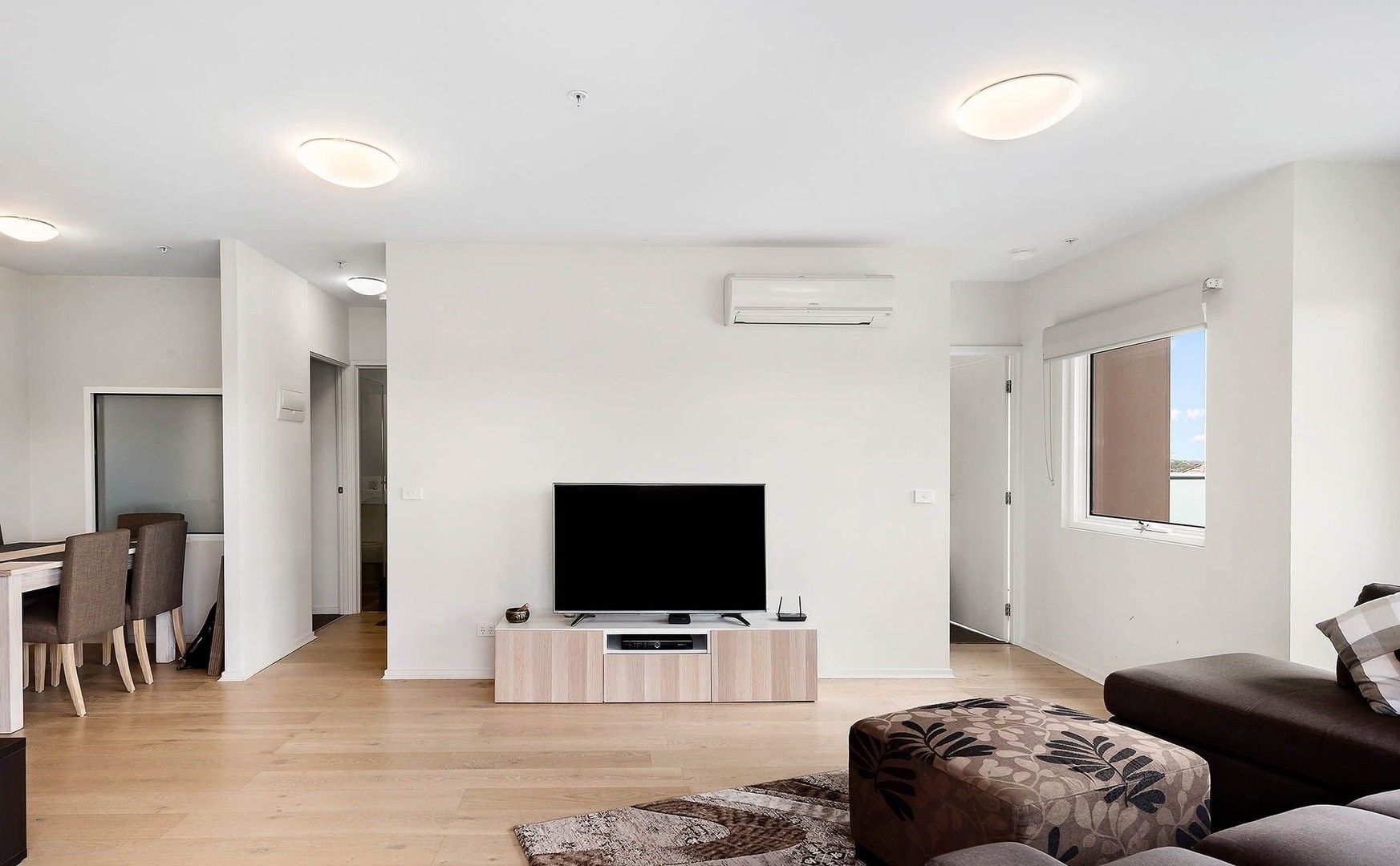 2 bedrooms Apartment / Unit / Flat in 201/95 Warrigal Road HUGHESDALE VIC, 3166