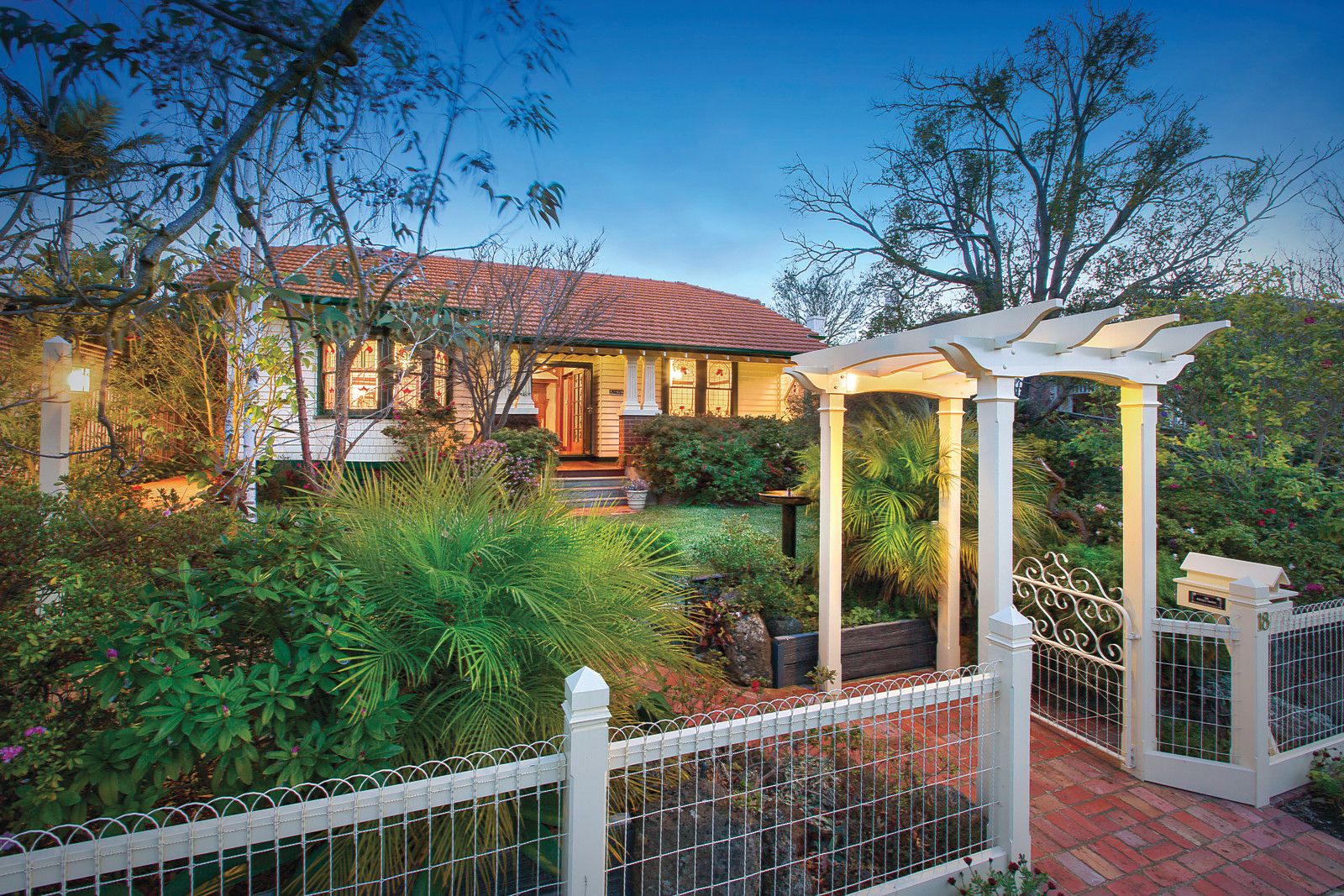 18 Flowerdale Road, Glen Iris Property History & Address Research