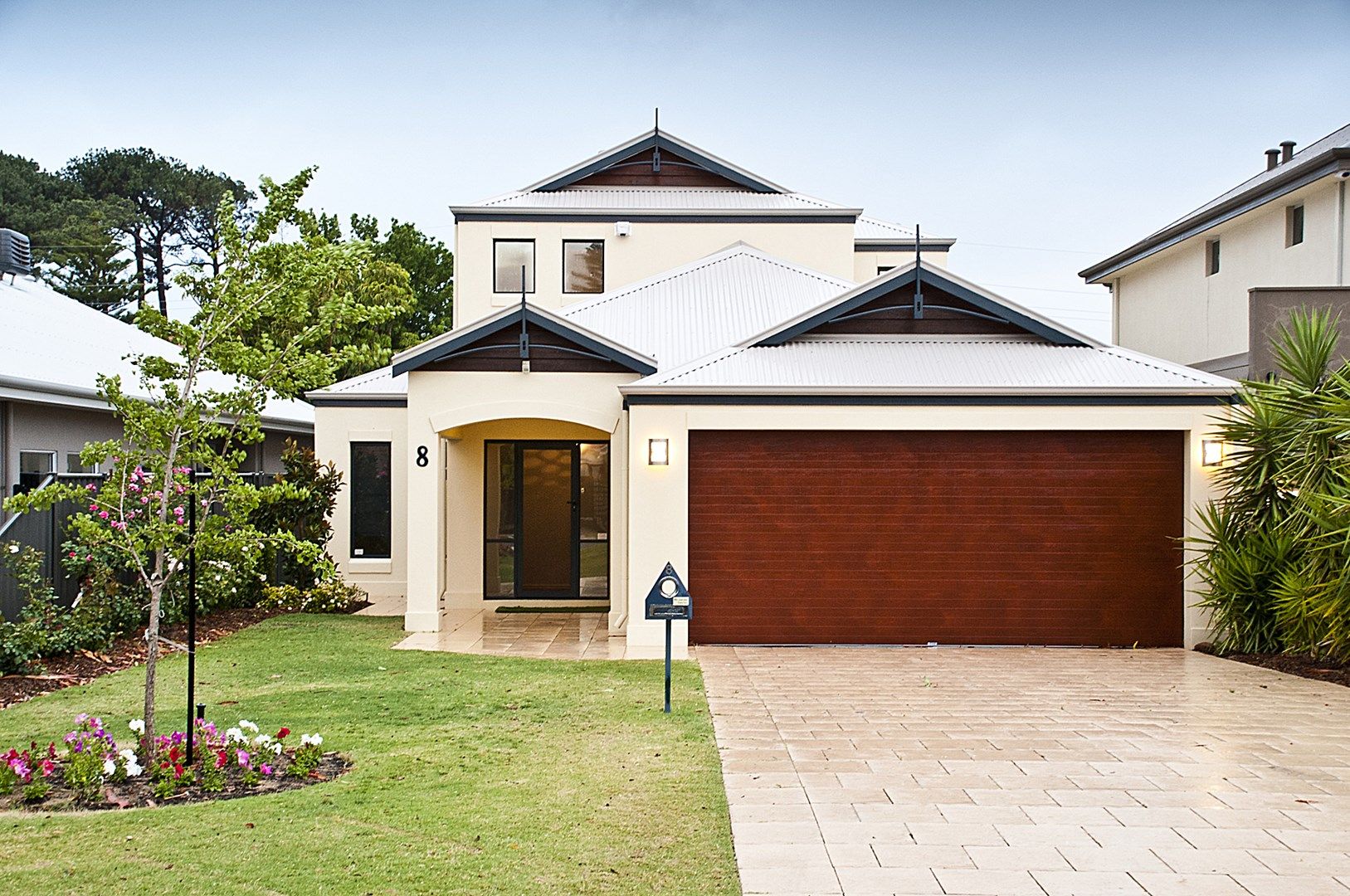 4 bedrooms House in 8 Ruth Street COMO WA, 6152