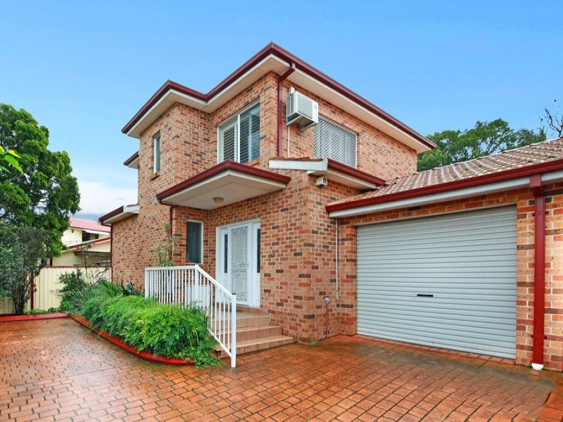 4 bedrooms Townhouse in 3/21 Christian Road PUNCHBOWL NSW, 2196