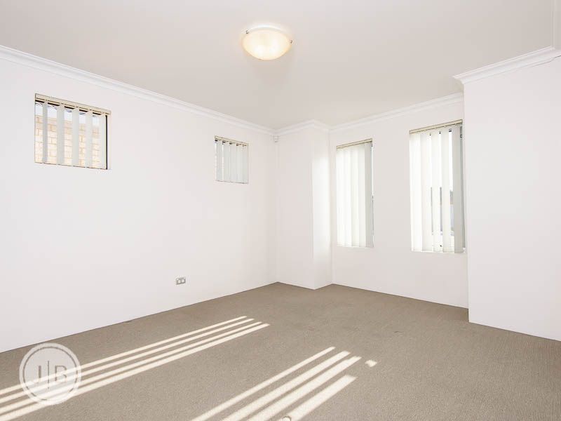 63 Longhurst Way, Queens Park WA 6107 House For Rent 550 Domain