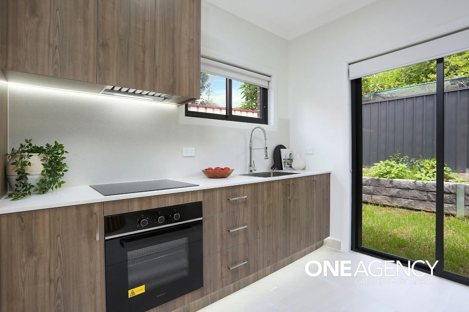 Additional image 2 of 4/49-51 College Street, Cambridge Park NSW 2747