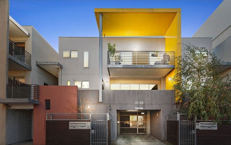 2 bedrooms Apartment / Unit / Flat in 10/25 Macquarie Street PRAHRAN VIC, 3181