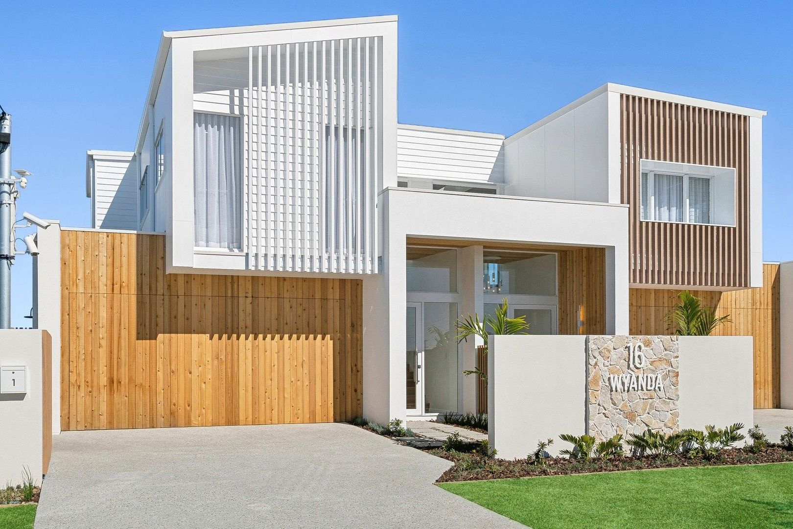 3 bedrooms House in 1/16 Wyanda Drive BOKARINA QLD, 4575