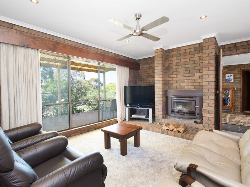 145 Corangamite Lake Road, Colac West VIC 3250, Image 2