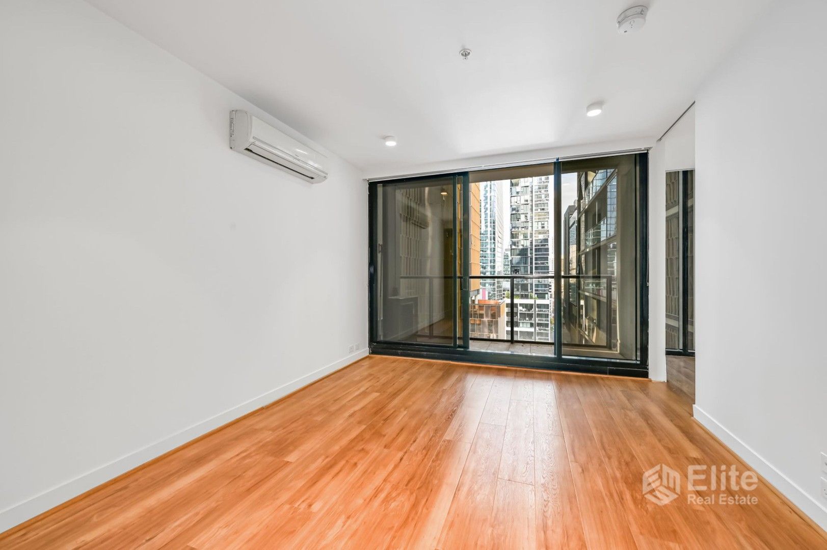 2 bedrooms Apartment / Unit / Flat in 1201/33 Mackenzie Street MELBOURNE VIC, 3000