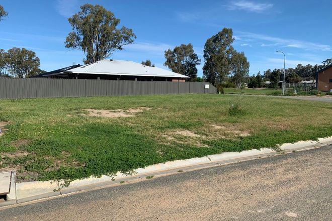 Picture of 10 Armstrong Drive, BARHAM NSW 2732