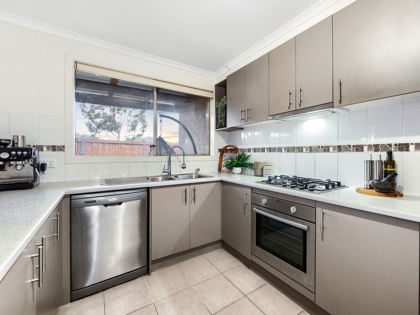 28 Banfield Place, Lyndhurst VIC 3975, Image 1