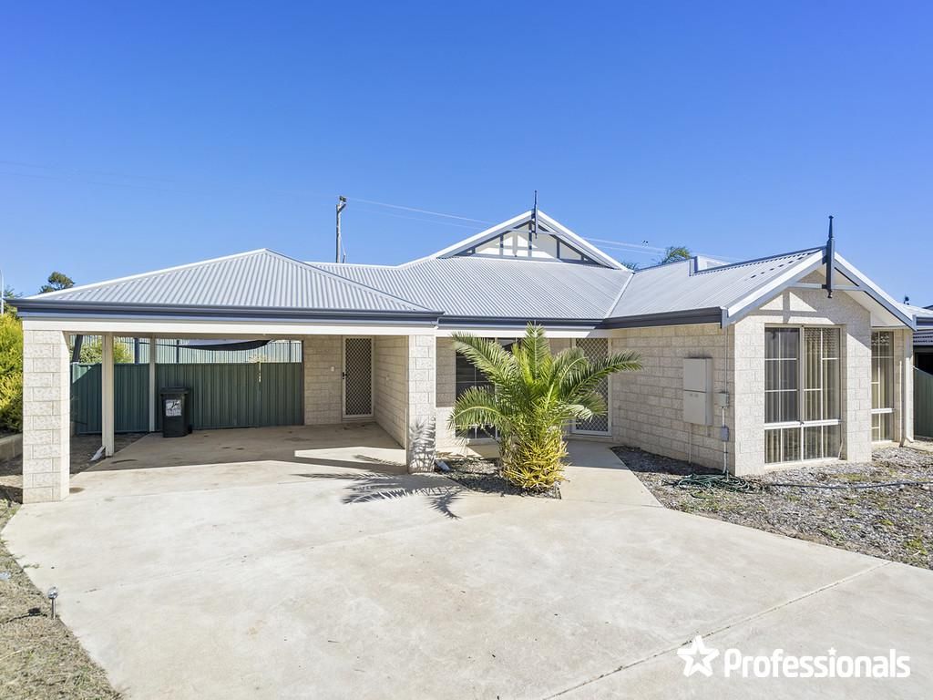 4 bedrooms House in 17 Bushby Close MOUNT TARCOOLA WA, 6530