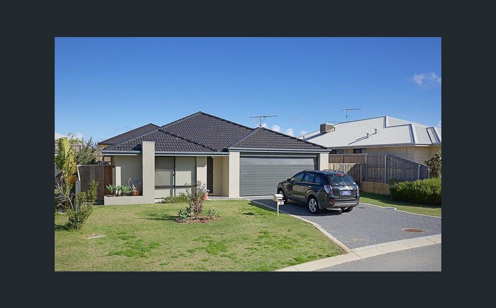 4 bedrooms House in 48 Santalum Circus HALLS HEAD WA, 6210