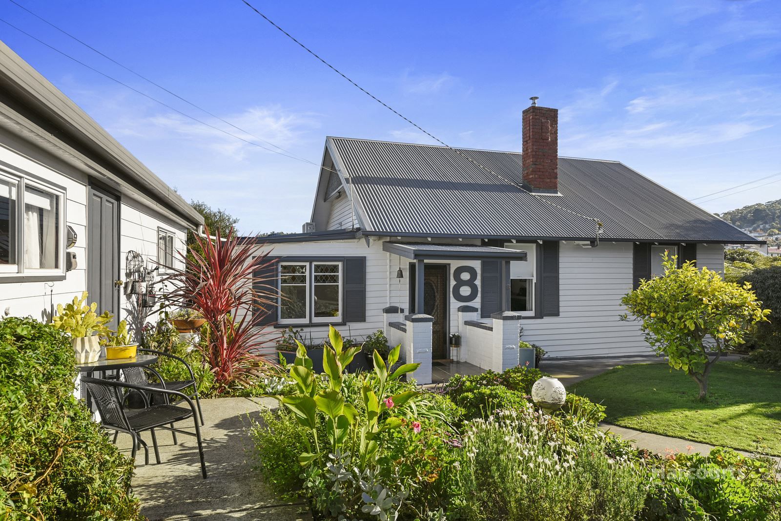 8 Loatta Road, Lindisfarne TAS 7015, Image 0