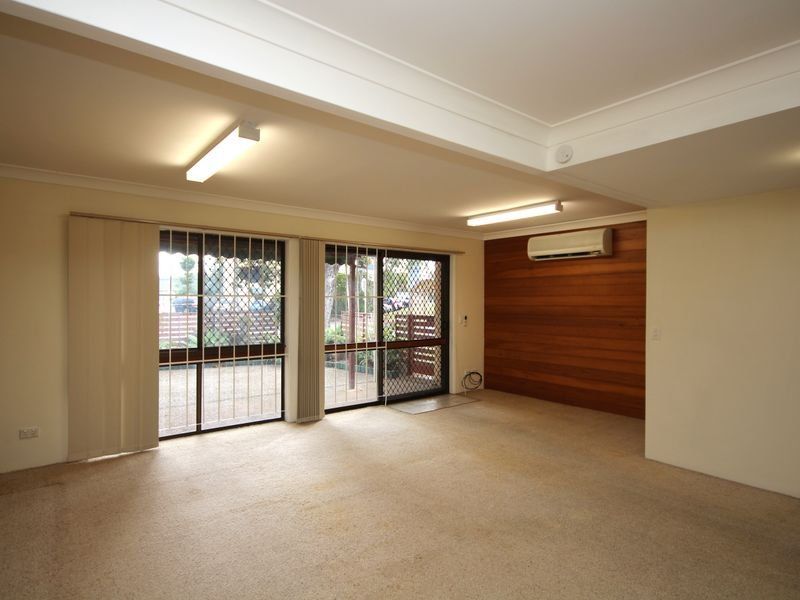 8/52 Carnaby Street, Macgregor QLD 4109, Image 2